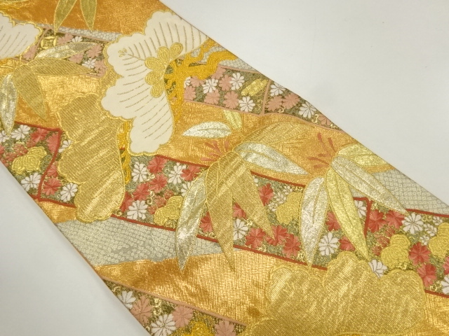 野々村織物製　笠松に竹笹菊桐模様織出し袋帯